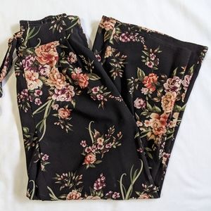 ❌SOLD❌ Black Floral Altar'd State Pants